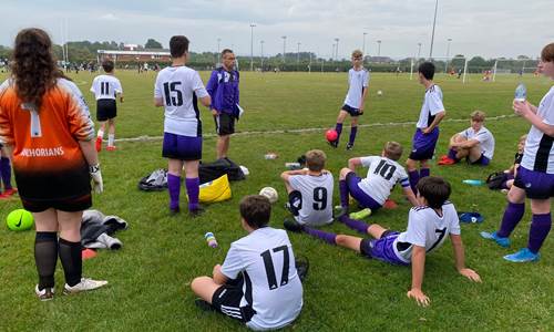 sr-under-14-arrows-team-talk